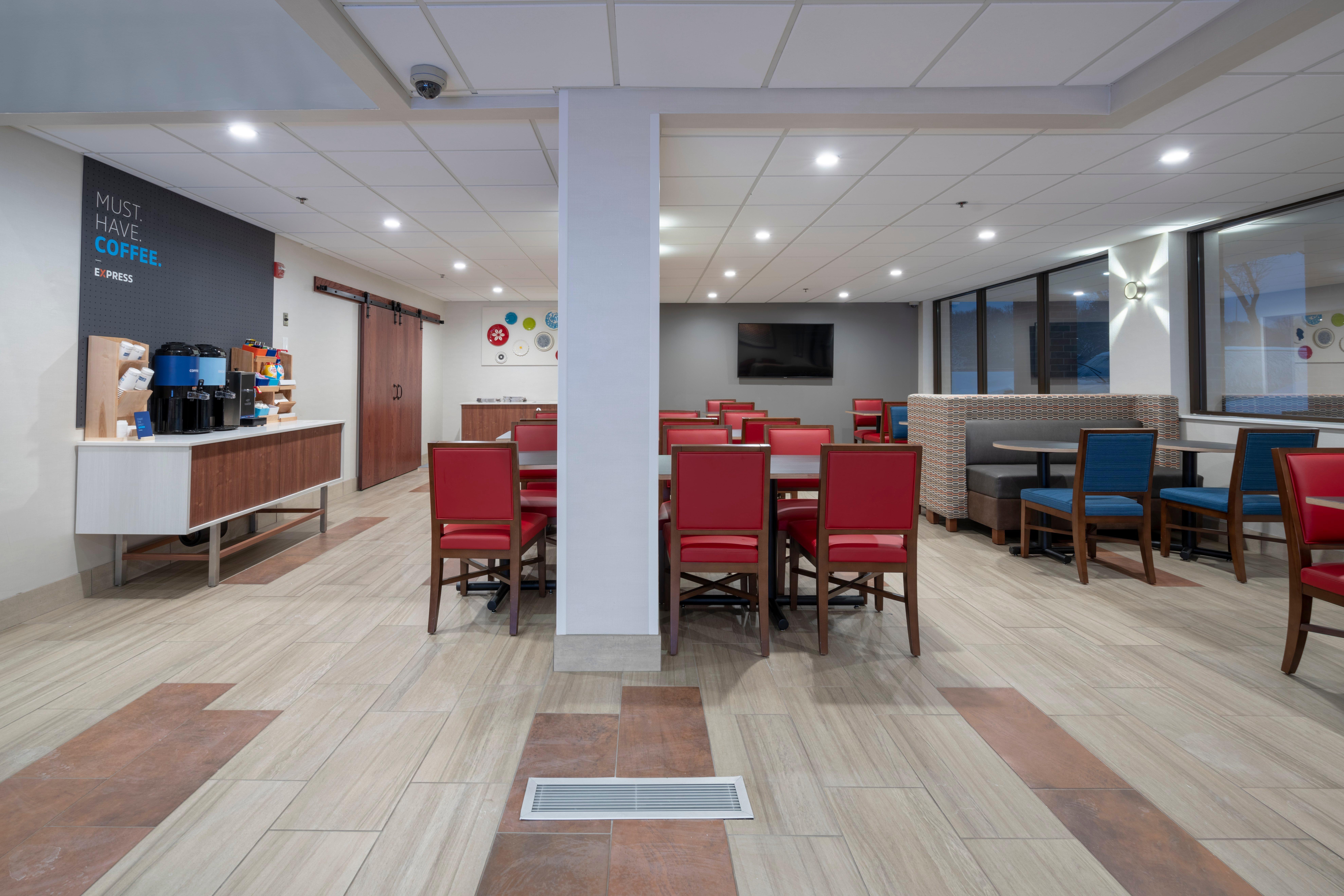Holiday Inn Express Hotel & Suites Coon Rapids - Blaine Area By Ihg Exterior photo
