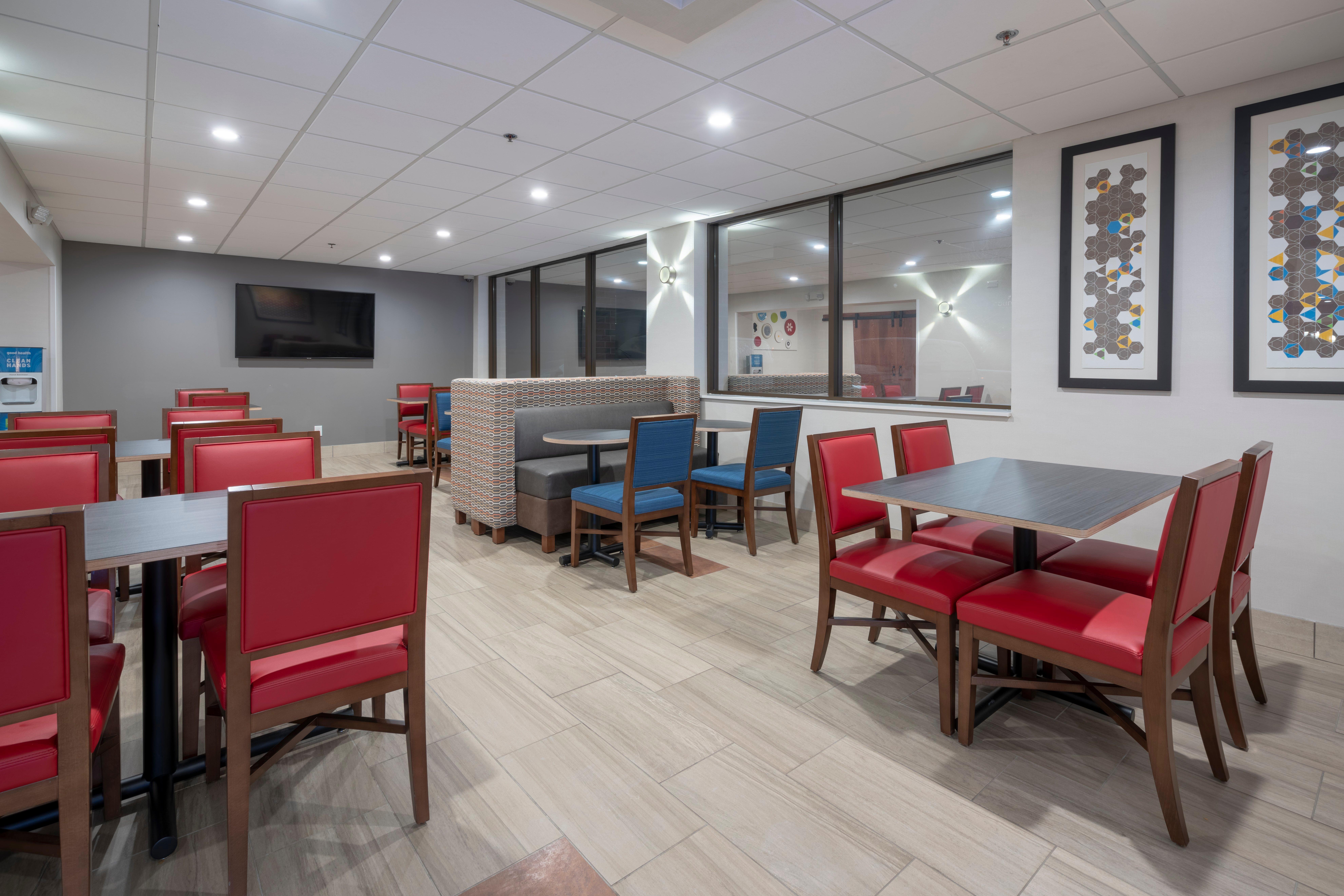 Holiday Inn Express Hotel & Suites Coon Rapids - Blaine Area By Ihg Exterior photo