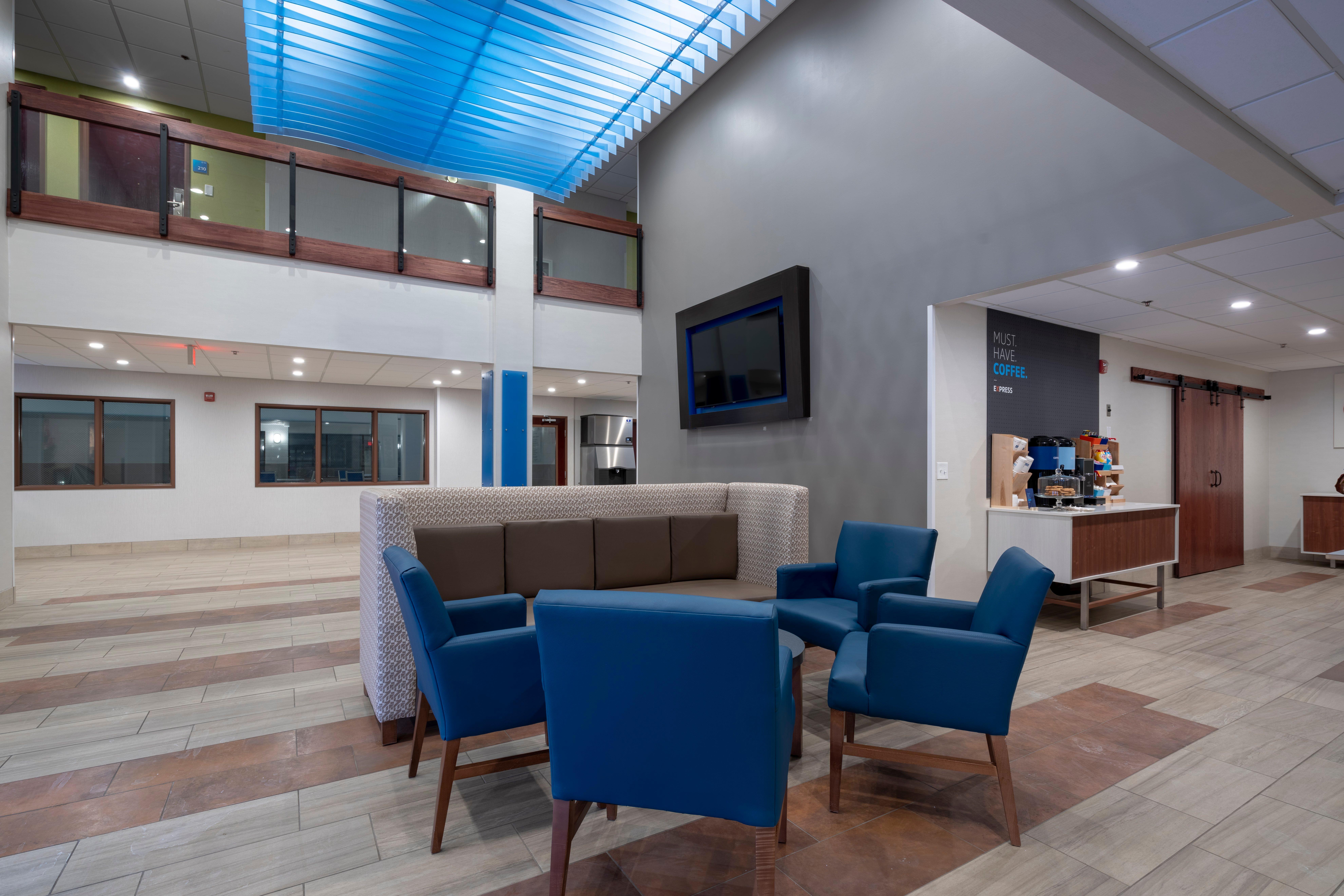 Holiday Inn Express Hotel & Suites Coon Rapids - Blaine Area By Ihg Exterior photo