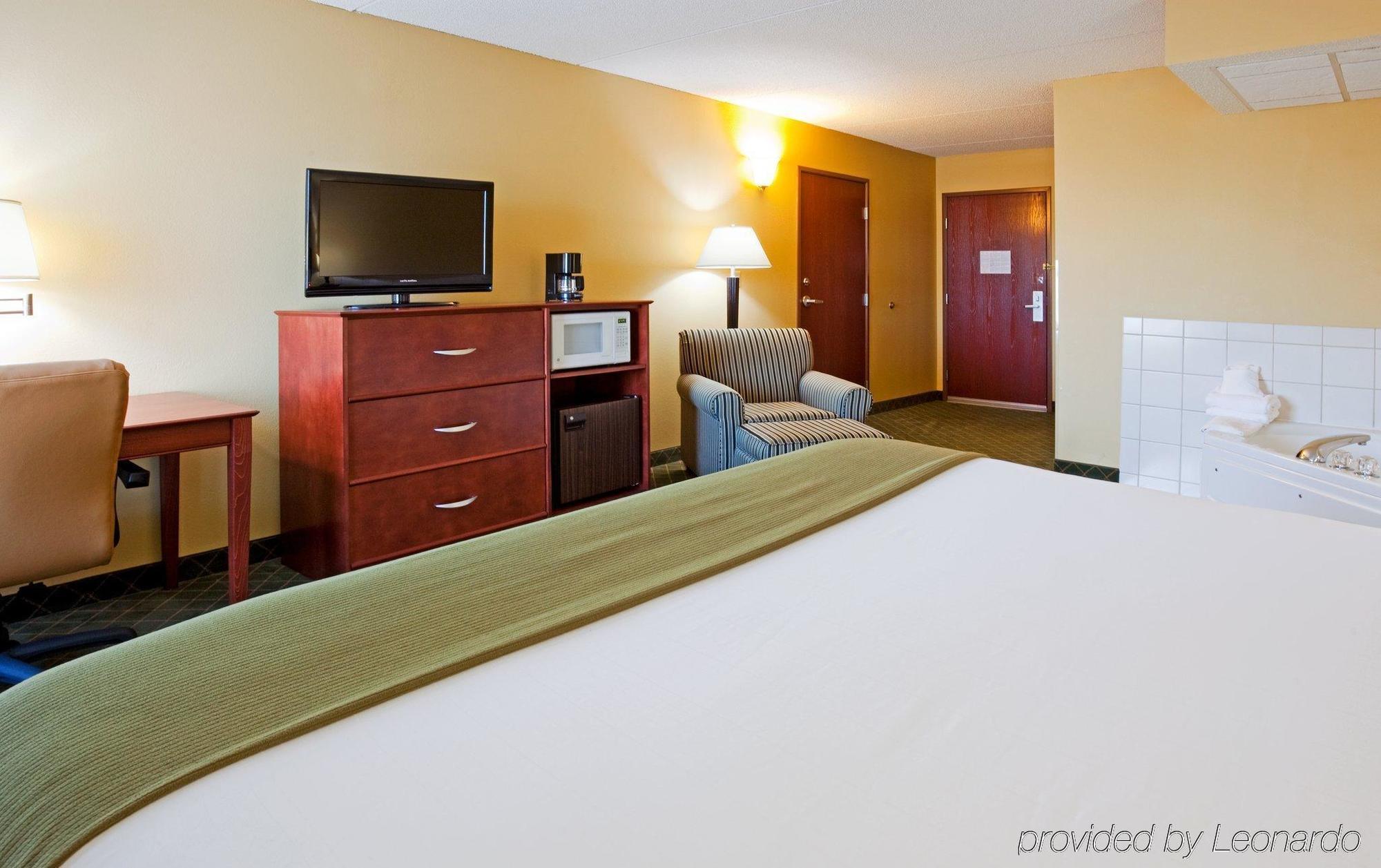 Holiday Inn Express Hotel & Suites Coon Rapids - Blaine Area By Ihg Room photo