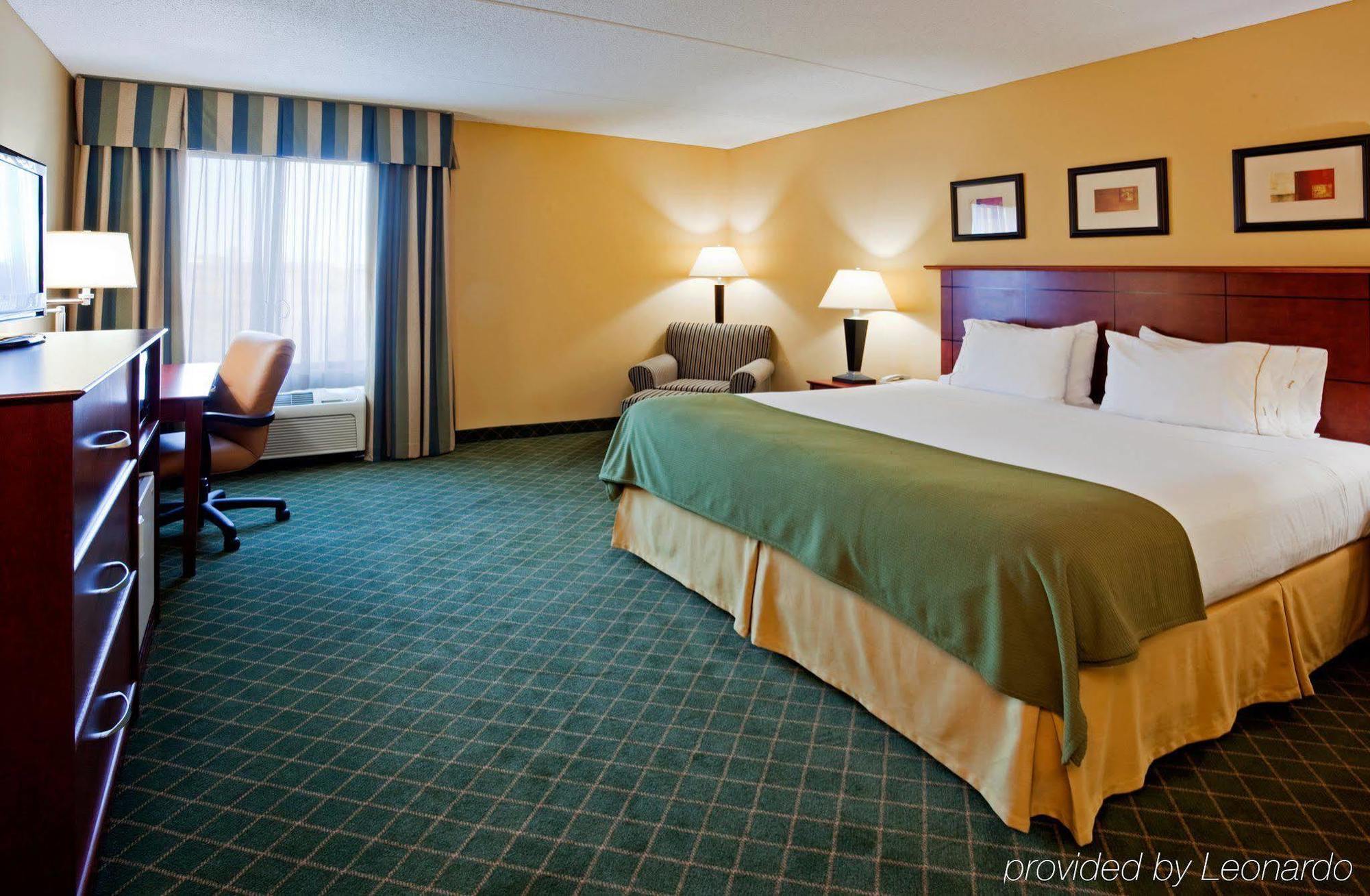 Holiday Inn Express Hotel & Suites Coon Rapids - Blaine Area By Ihg Exterior photo